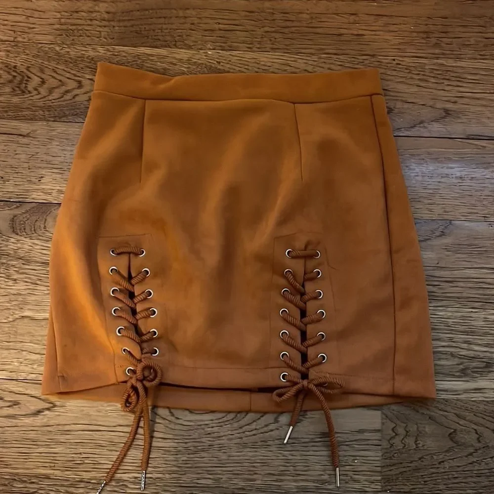 NWOT Lace-Up Faux Suede Mini Skirt coffee